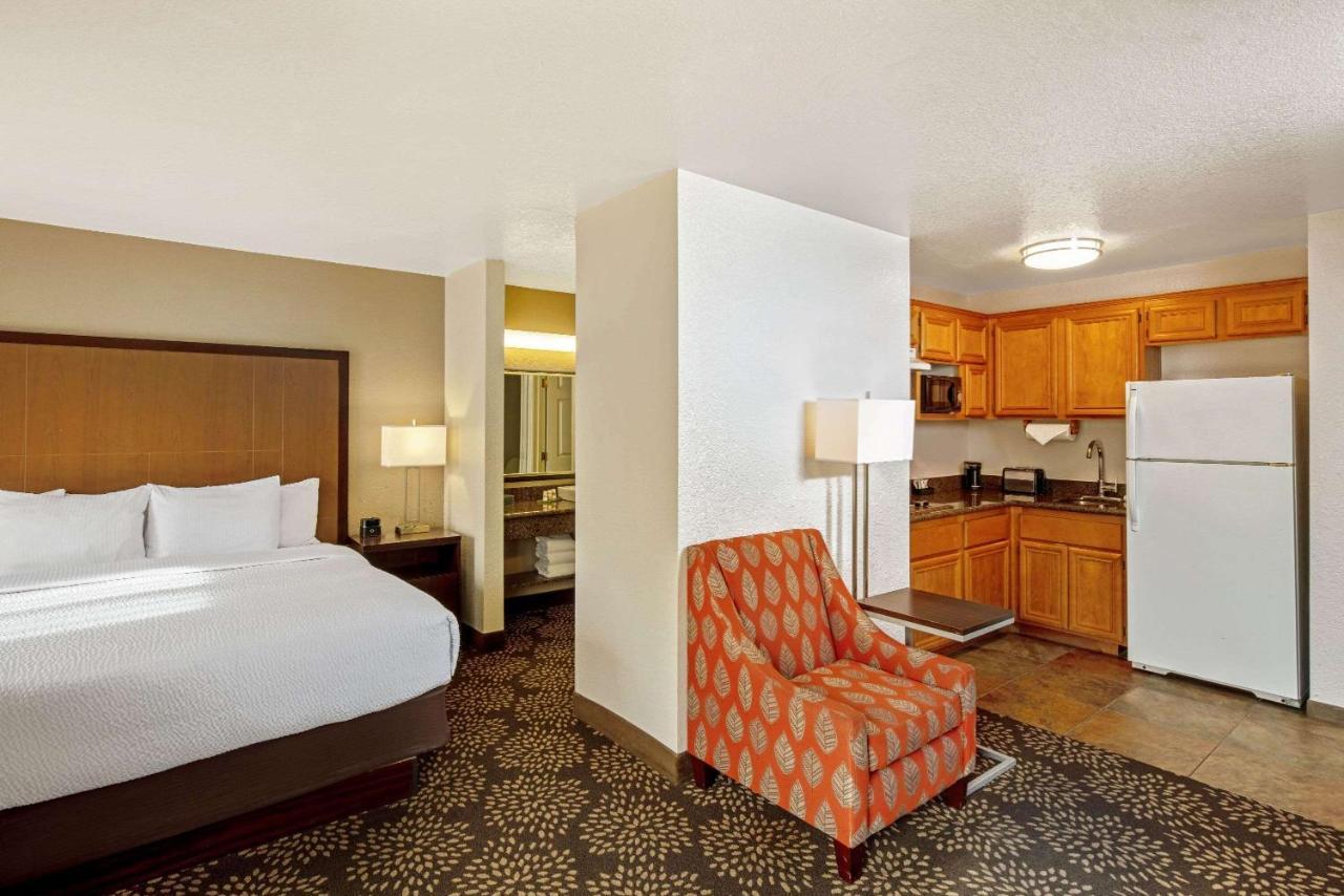 La Quinta By Wyndham Las Vegas Redrock/Summerlin Bagian luar foto